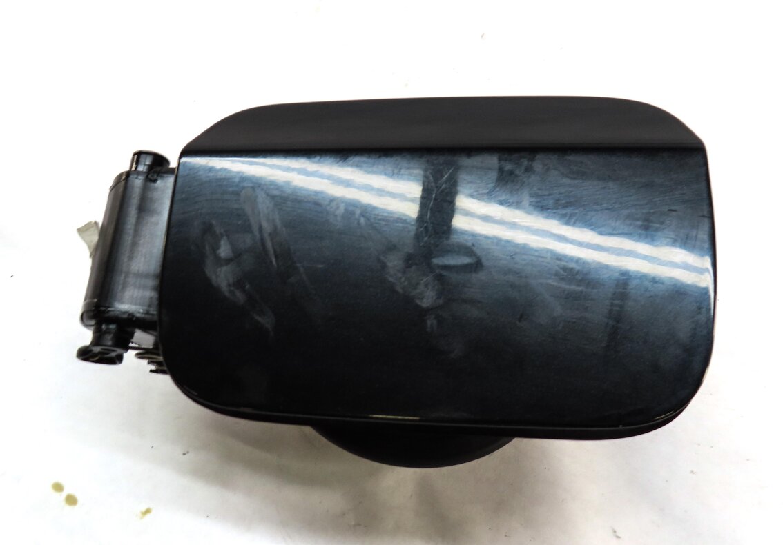 Thumbnail 2: 2007-2013 BMW 328i 335i M3 (E92) COUPE - FUEL TANK DOOR w/ HOUSING (BLACK 475)