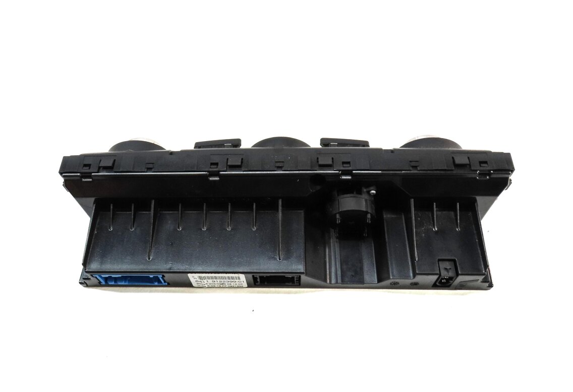 Thumbnail 4: 2006-2007 BMW M6 ///M (E63) HEATER A/C TEMPERATURE CLIMATE CONTROL PANEL
