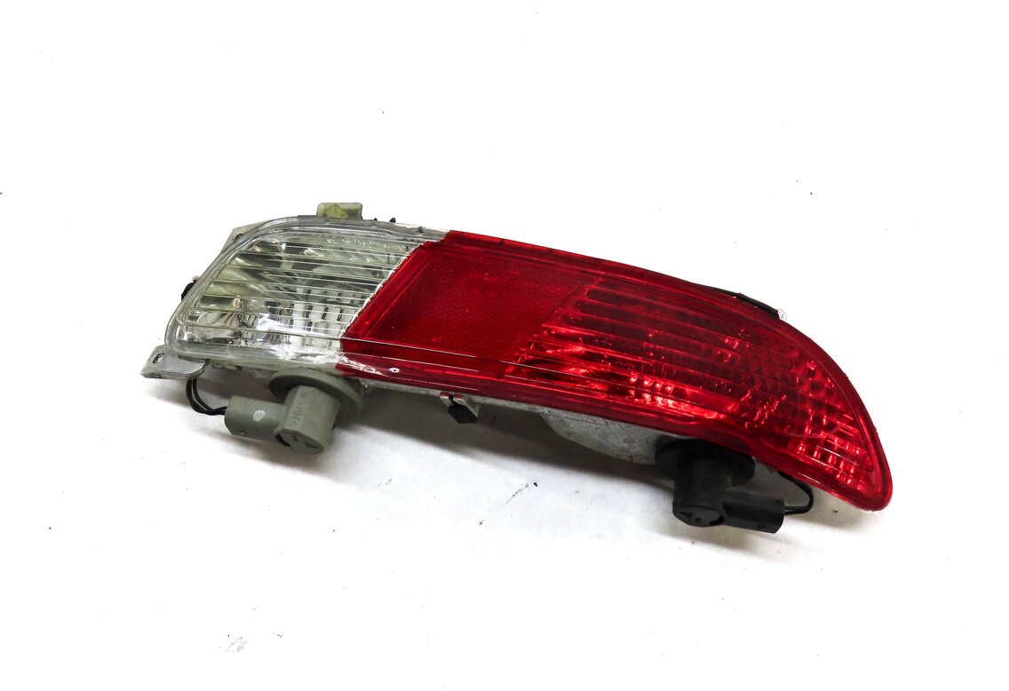 2007 BMW M6 COUPE (E63) REAR RIGHT LOWER BUMPER TAILLIGHT TAIL LIGHT LAMP (RED)