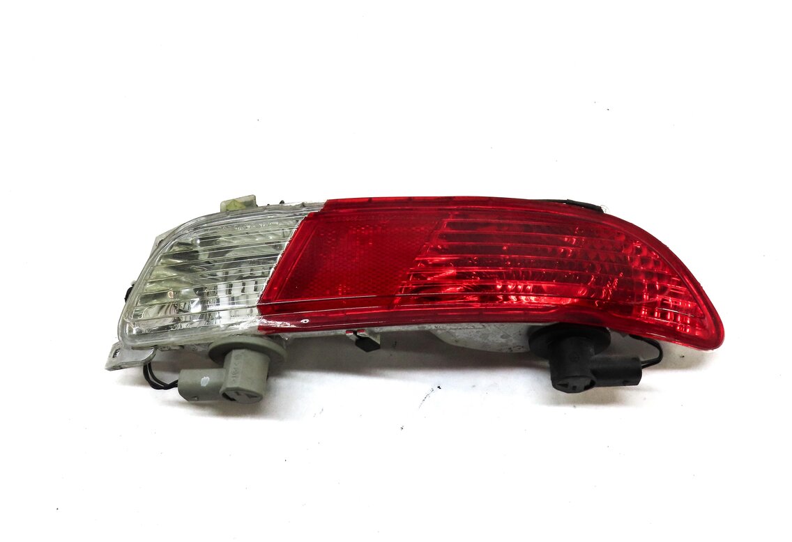 Thumbnail 2: 2007 BMW M6 COUPE (E63) REAR RIGHT LOWER BUMPER TAILLIGHT TAIL LIGHT LAMP (RED)