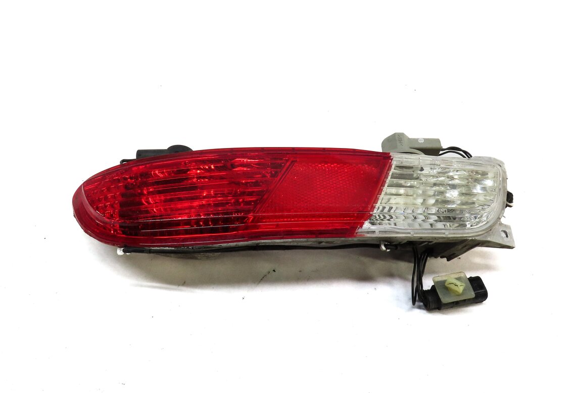 Thumbnail 3: 2007 BMW M6 COUPE (E63) REAR RIGHT LOWER BUMPER TAILLIGHT TAIL LIGHT LAMP (RED)