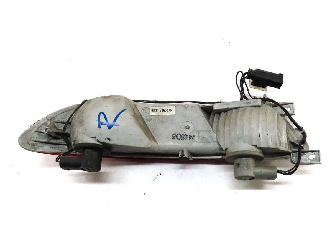 Thumbnail 4: 2007 BMW M6 COUPE (E63) REAR RIGHT LOWER BUMPER TAILLIGHT TAIL LIGHT LAMP (RED)