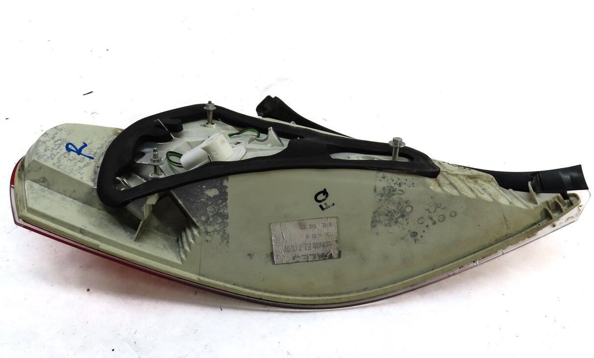 Thumbnail 5: 2004-2010 BMW 645i 650i M6 ///M (E63) RIGHT PASSENGER TAILLIGHT BRAKE LIGHT LAMP