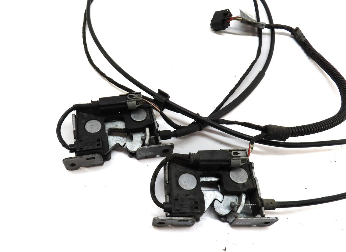 Thumbnail 5: 2007 BMW M6 COUPE (E63) HOOD LEFT & RIGHT LOCK LATCH SET 2 w/ CABLE