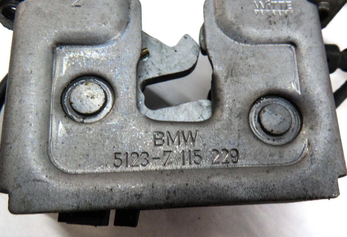 Thumbnail 7: 2007 BMW M6 COUPE (E63) HOOD LEFT & RIGHT LOCK LATCH SET 2 w/ CABLE