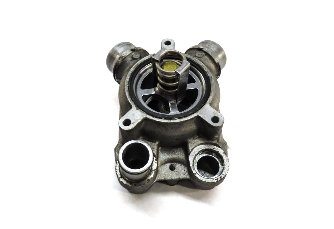 Thumbnail 2: 2007 BMW M6 COUPE (E63) 5.0L S85 V10 ENGINE THERMOSTAT HOUSING 7834271 7833761