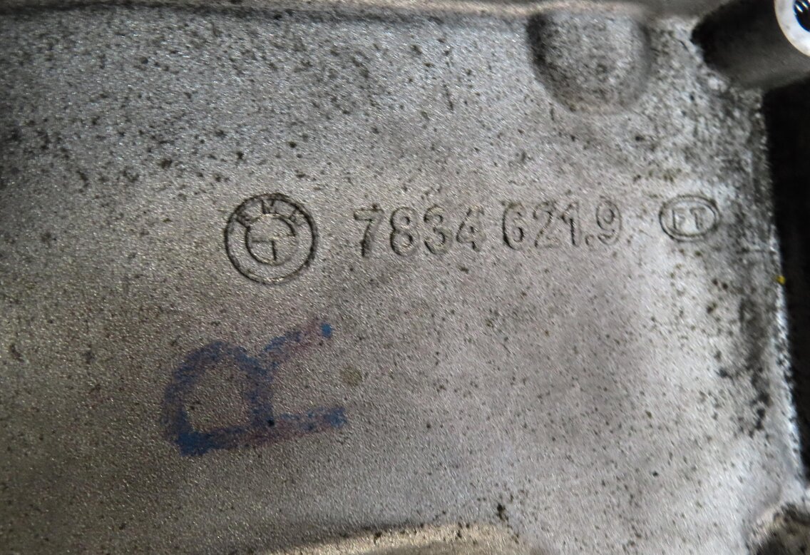 Thumbnail 5: 2006-2010 BMW M5 M6 (E63 E64) 5.0L S85 ENGINE RIGHT CYLINDER HEAD VALVE COVER