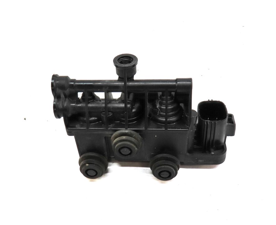 Thumbnail 2: 2013 LAND ROVER LR4 FRONT AIR SUSPENSION VALVE BLOCK |