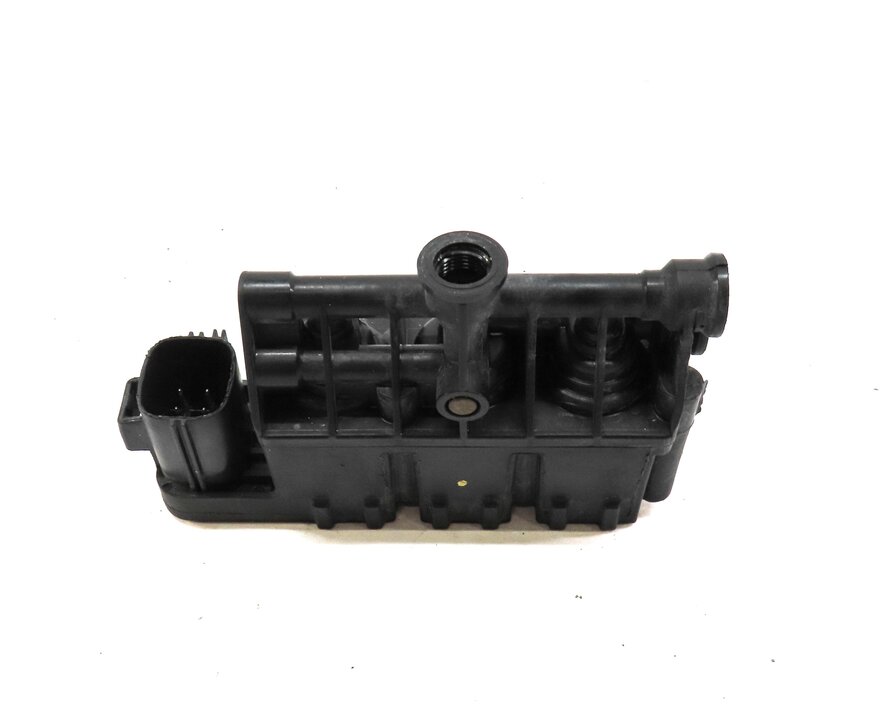 Thumbnail 3: 2013 LAND ROVER LR4 FRONT AIR SUSPENSION VALVE BLOCK |