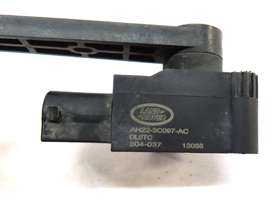 Thumbnail 4: 2013 LAND ROVER LR4 FRONT RIGHT PASSENGER SUSPENSION HEIGHT LEVEL SENSOR