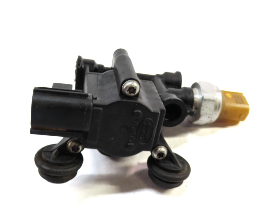 Thumbnail 4: 2013 LAND ROVER LR4 AIR SUSPENSION VALVE BLOCK