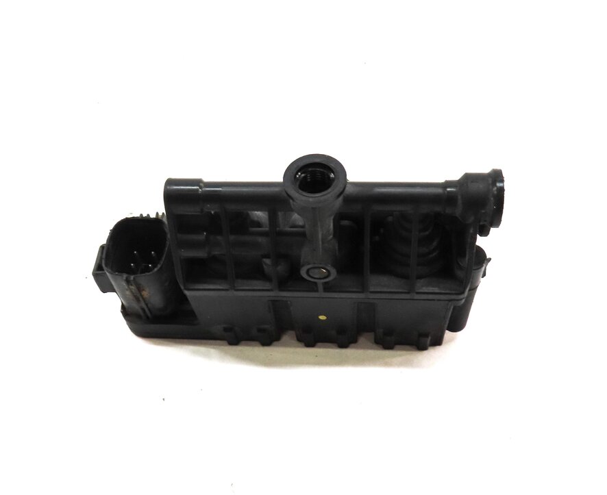 Thumbnail 3: 2013 LAND ROVER LR4 AIR SUSPENSION VALVE BLOCK