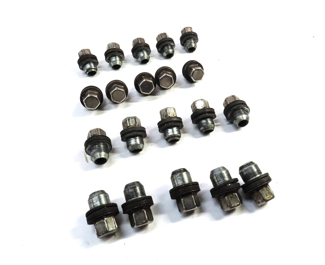 2005-2018 LR3 LR4 DISCOVERY RANGE ROVER SPORT WHEEL TIRE RIM LUG NUT SET (20)