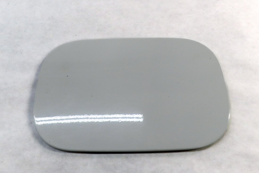 Thumbnail 2: 05-16 LR3 LR4 RANGE ROVER SPORT (L320) FUEL TANK DOOR TRIM (FUJI WHITE 867)