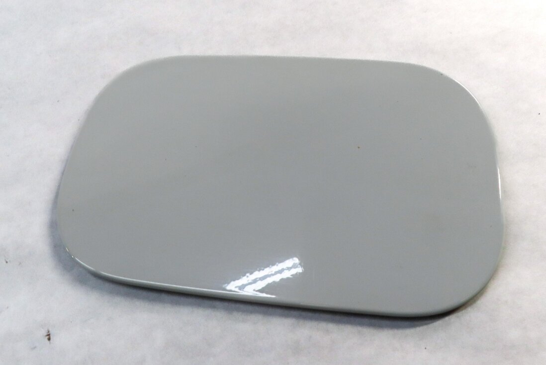 Thumbnail 3: 05-16 LR3 LR4 RANGE ROVER SPORT (L320) FUEL TANK DOOR TRIM (FUJI WHITE 867)
