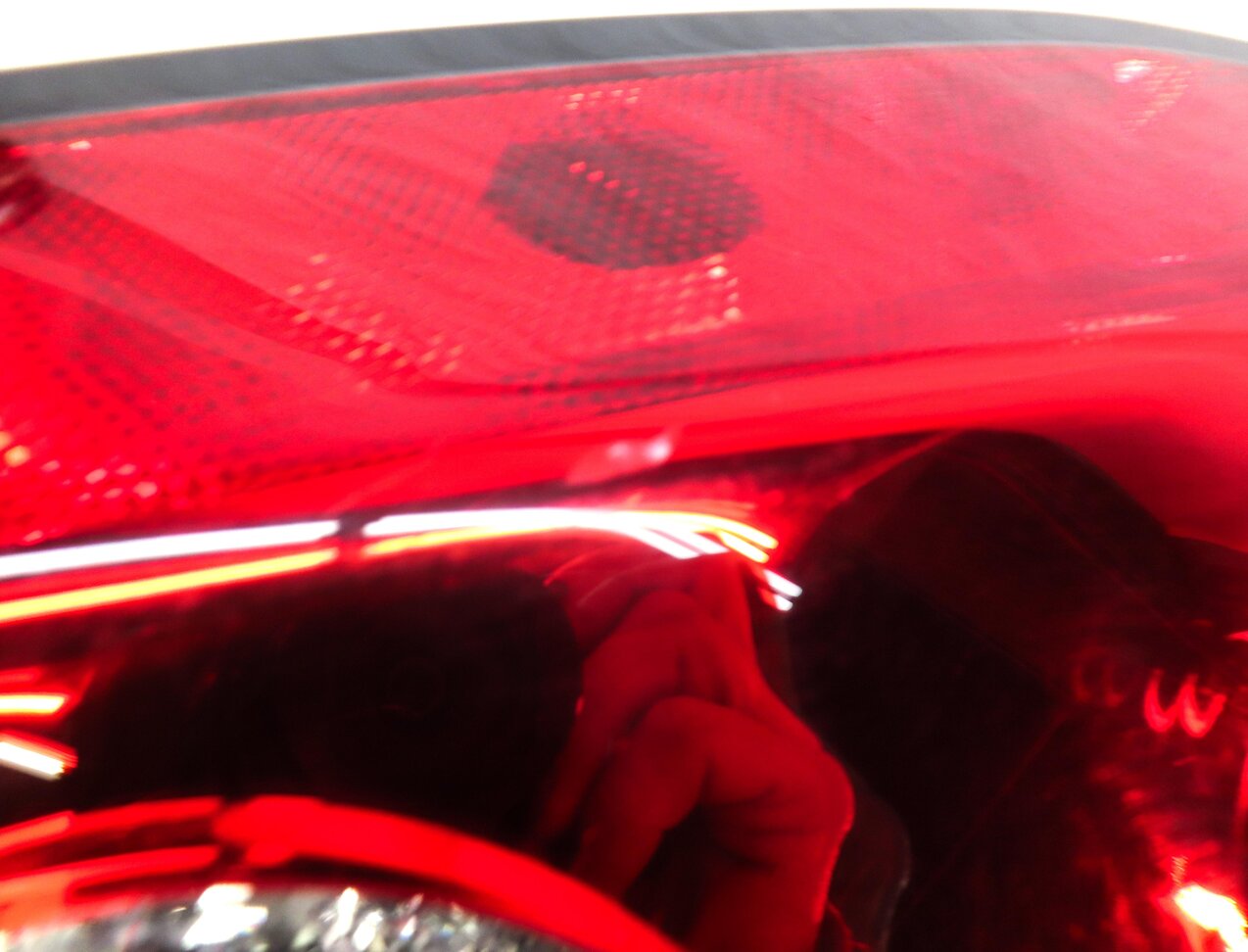 Thumbnail 7: 2010-2013 LAND ROVER LR4 - LEFT DRIVER REAR TAILLIGHT BRAKE LIGHT LAMP