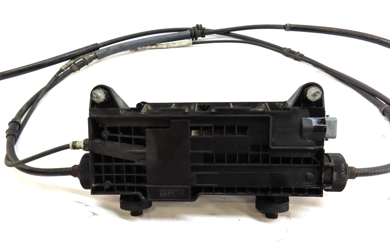 Thumbnail 5: 2013 LAND ROVER LR4 EMERGENCY PARKING BRAKE ACTUATOR MOTOR w/ CABLES