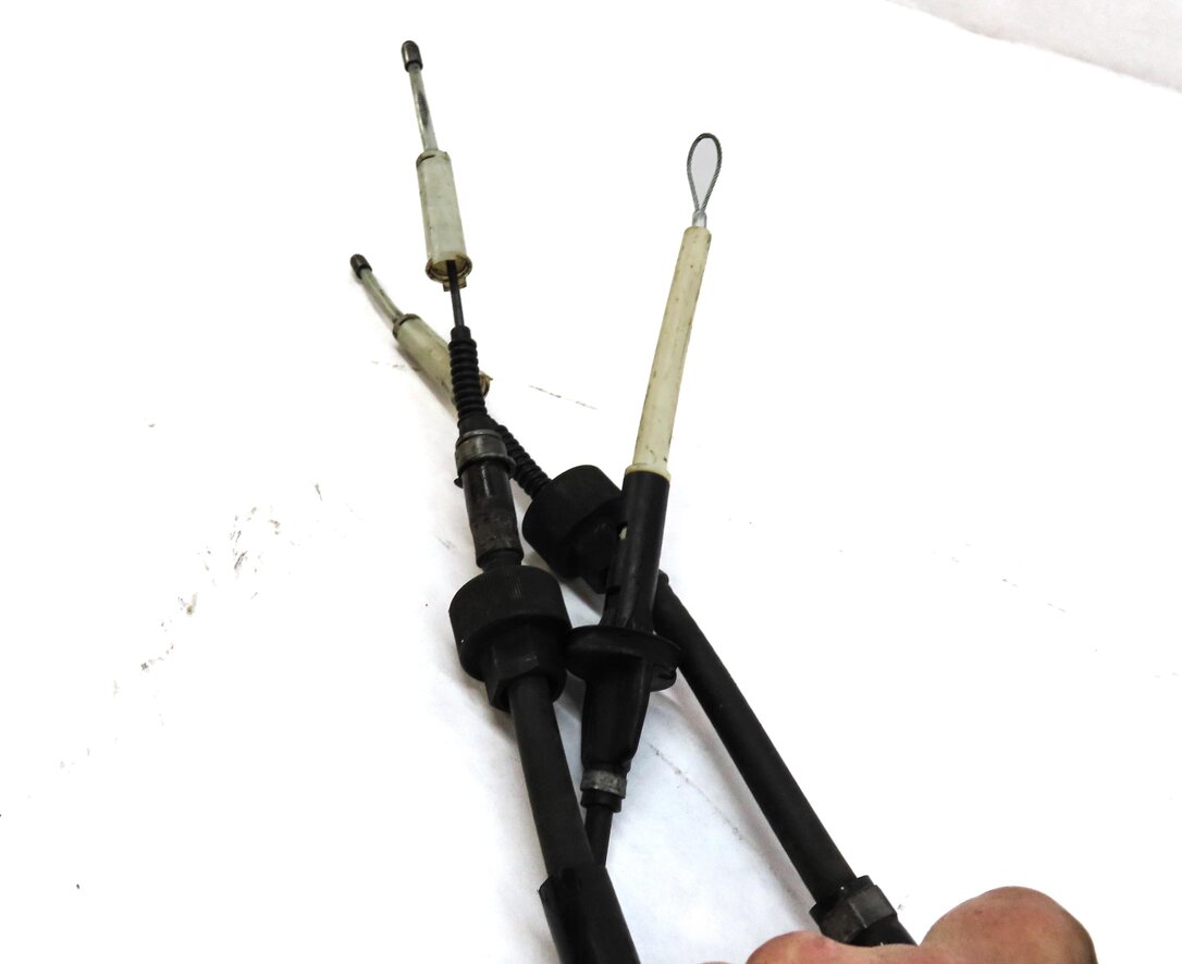 Thumbnail 8: 2013 LAND ROVER LR4 EMERGENCY PARKING BRAKE ACTUATOR MOTOR w/ CABLES