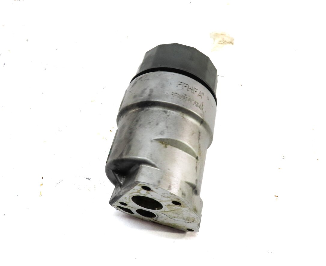 2013 LAND ROVER LR4 5.0L AJ133 V8 ENGINE OIL FILTER HOUSING w/ CAP