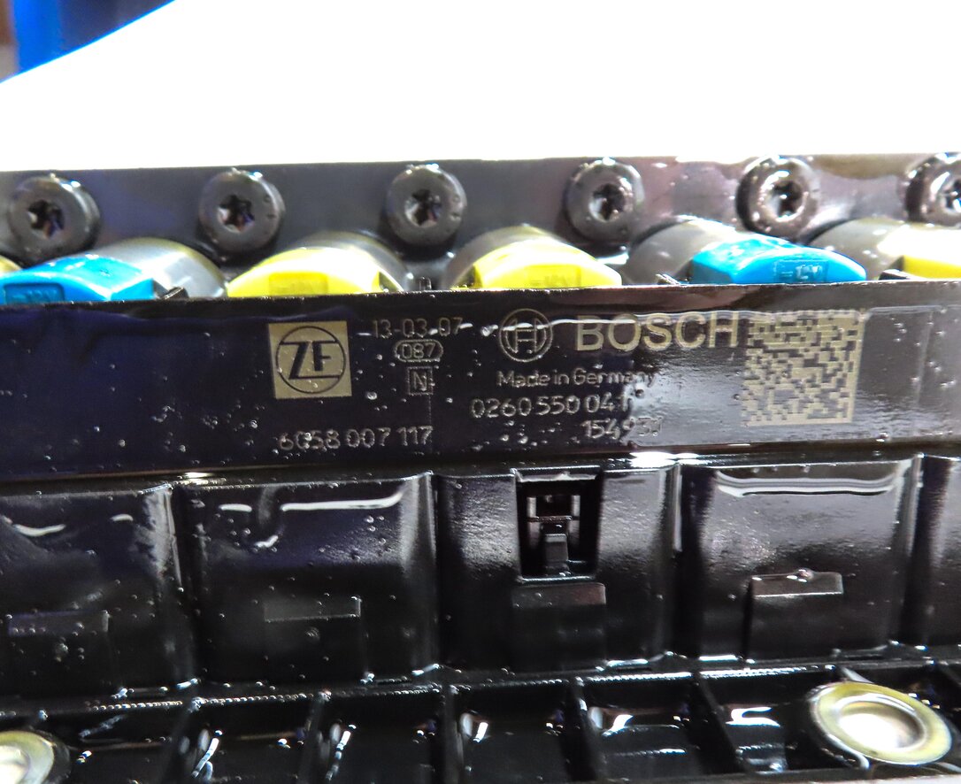 Thumbnail 5: 2013 LR4 RANGE ROVER SPORT (L320) TRANSMISSION VALVE BODY w/ MECHATRONIC