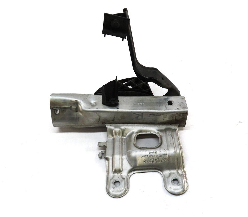 Thumbnail 3: 2016 BMW 328iGT (F34) FRONT RIGHT PASSENGER LOWER BUMPER MOUNT BRACKET 7289910