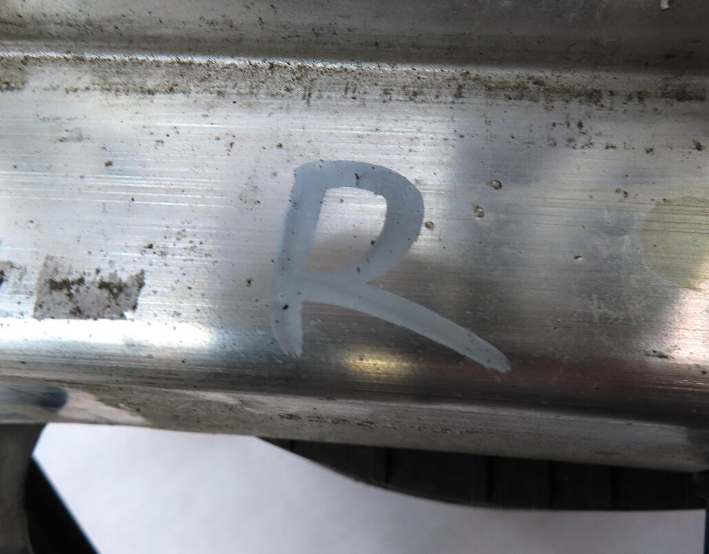 Thumbnail 6: 2016 BMW 328iGT (F34) FRONT RIGHT PASSENGER LOWER BUMPER MOUNT BRACKET 7289910