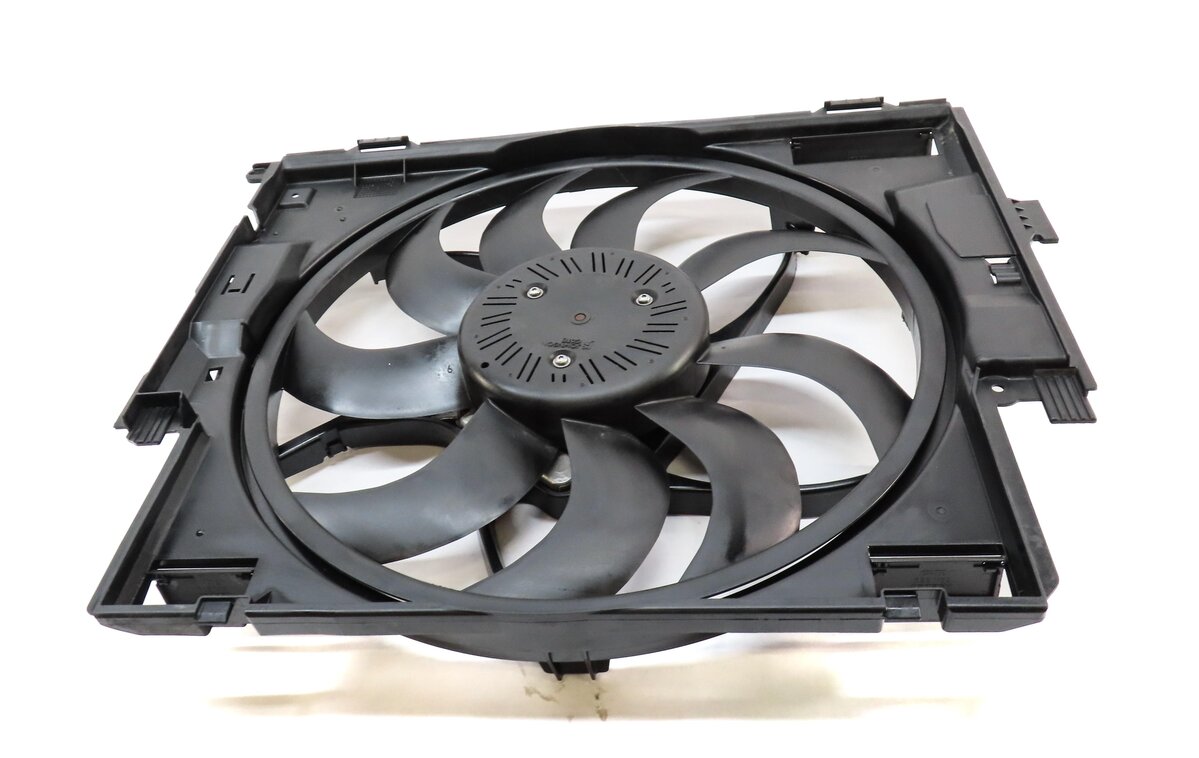 Thumbnail 2: 14-18 BMW 328i DIESEL 328iGT 335iGT (F30 F34) 600w RADIATOR COOLING FAN w/ MOTOR