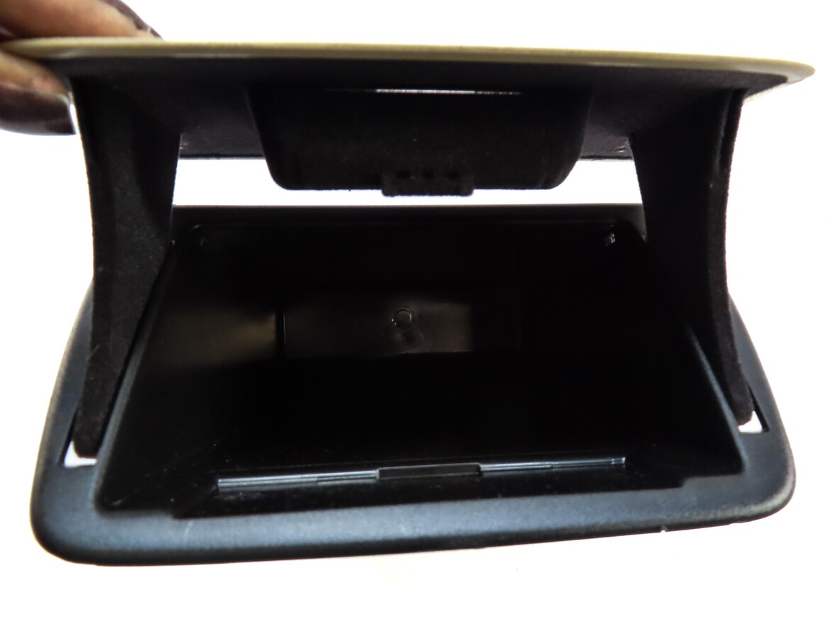 Thumbnail 6: 2016 BMW 328iGT (F34) FRONT LEFT DRIVER STORAGE COMPARTMENT TRAY (BEIGE)
