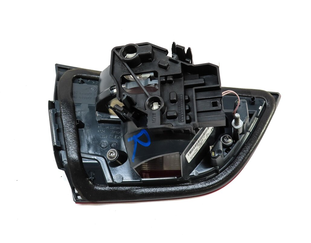 Thumbnail 3: 14-16 BMW 328iGT 335iGT (F34) REAR RIGHT INNER TAILLIGHT TAIL LIGHT LAMP (LED)