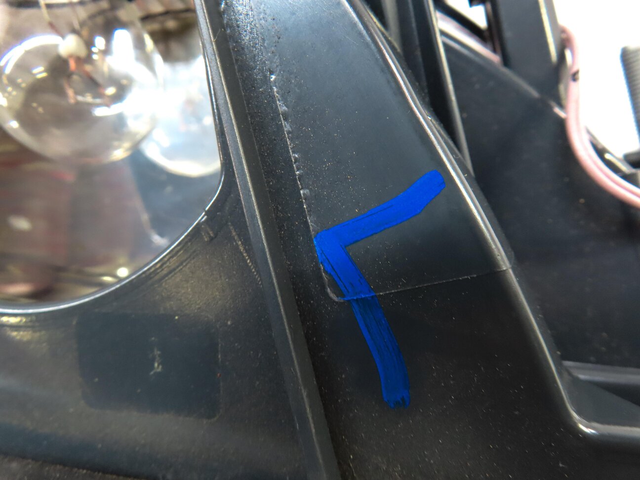 Thumbnail 6: 14-16 BMW 328iGT 335iGT (F34) REAR LEFT INNER TAILLIGHT TAIL LIGHT LAMP (LED)