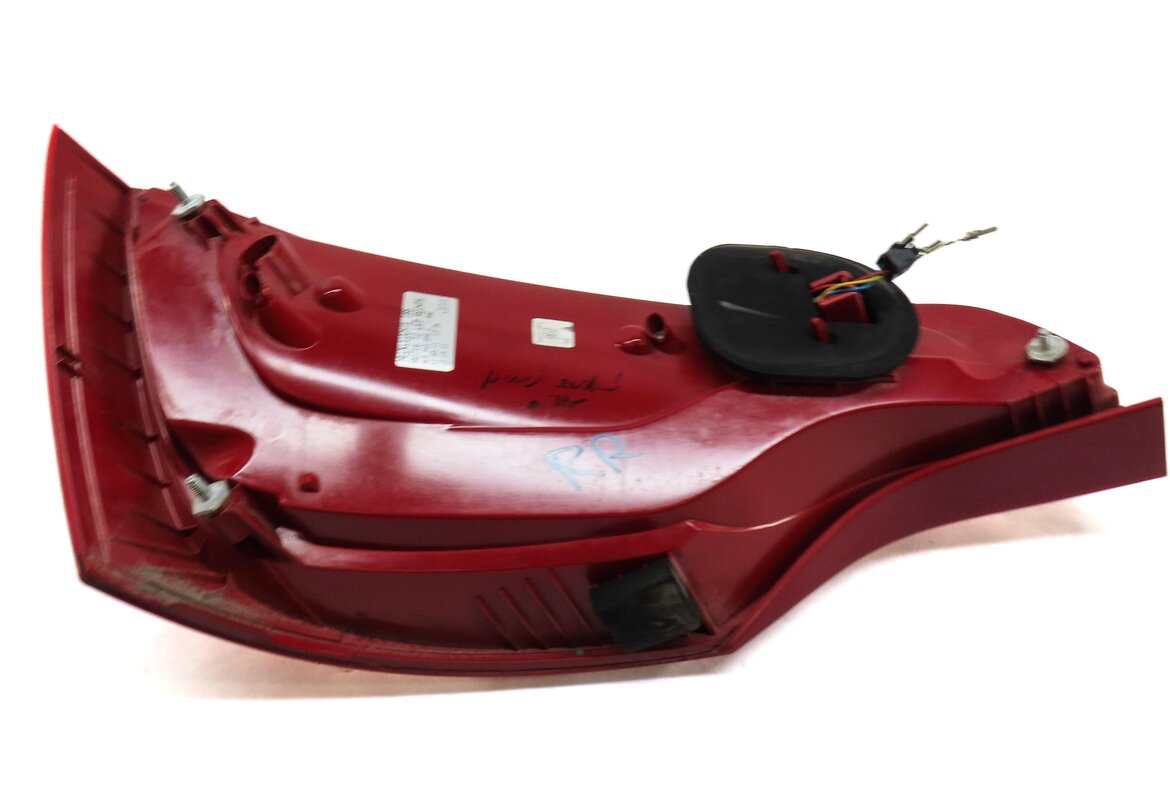 Thumbnail 4: 2010-2015 AUDI Q7 (4L) RIGHT PASSENGER REAR TAILLIGHT BRAKE LIGHT LAMP (LED)
