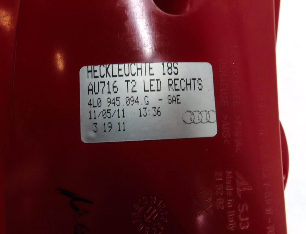 Thumbnail 5: 2010-2015 AUDI Q7 (4L) RIGHT PASSENGER REAR TAILLIGHT BRAKE LIGHT LAMP (LED)