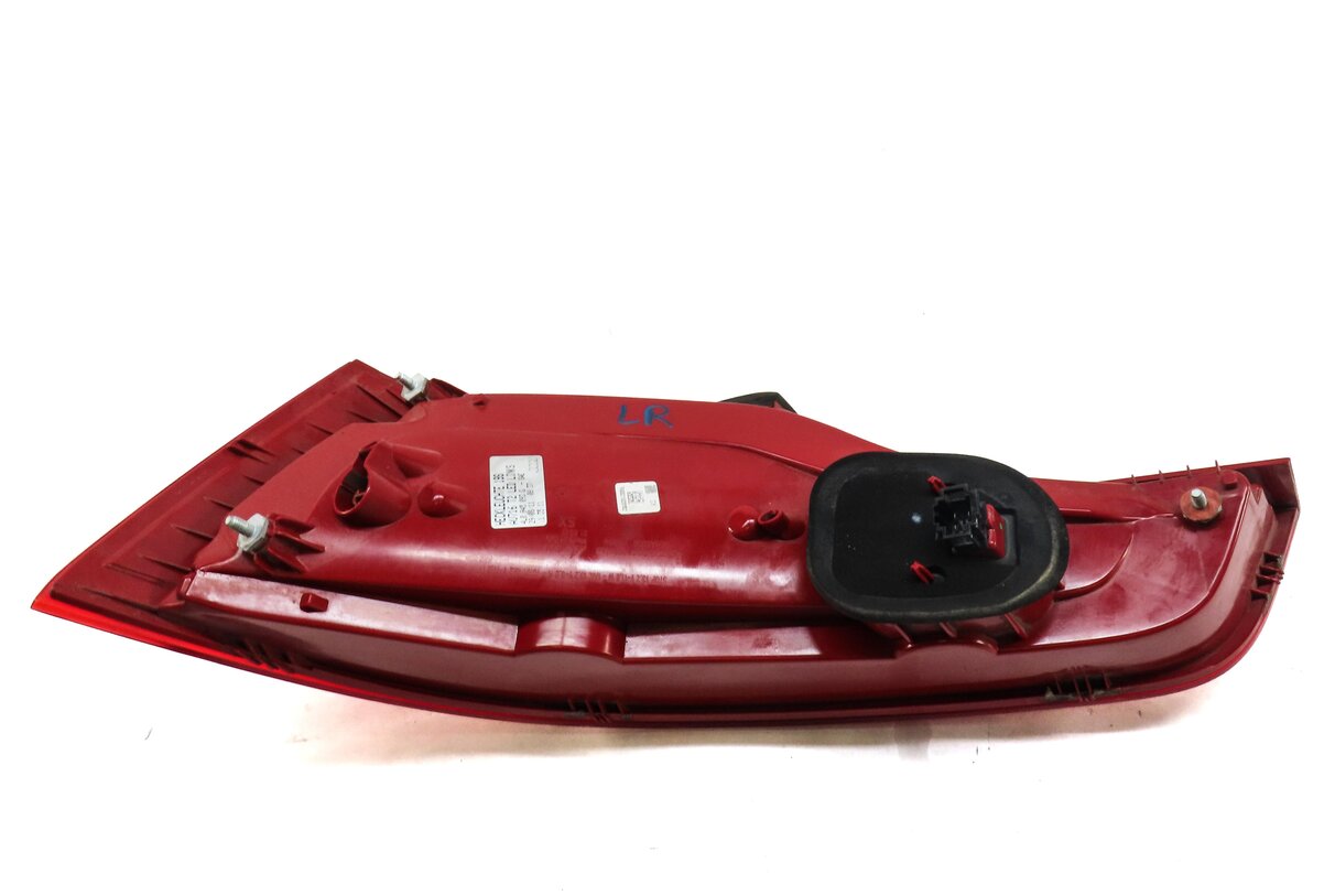 Thumbnail 4: 2010-2015 AUDI Q7 (4L) LEFT DRIVER REAR TAILLIGHT BRAKE LIGHT LAMP (LED)
