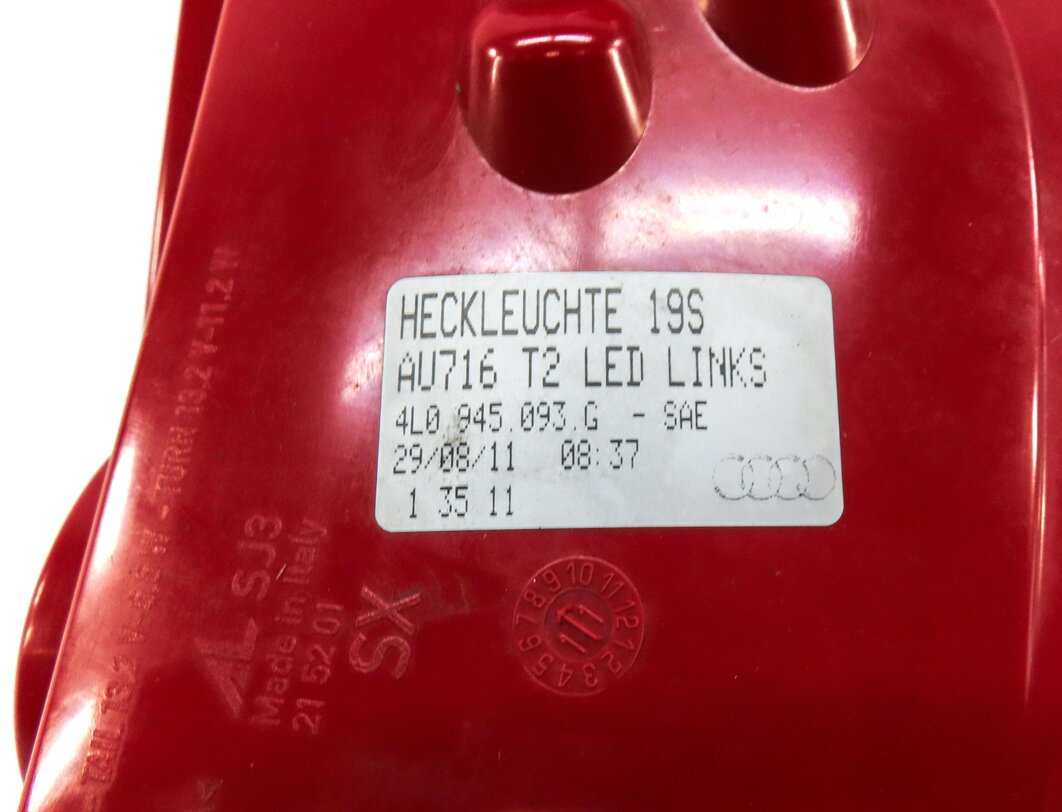 Thumbnail 5: 2010-2015 AUDI Q7 (4L) LEFT DRIVER REAR TAILLIGHT BRAKE LIGHT LAMP (LED)