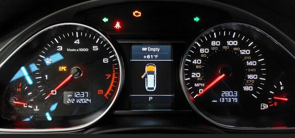 Thumbnail 2: 2012 AUDI Q7 (4L) 3.0L SUPER CJWE SPEEDOMETER BODY IGNITION LOCK MODULE KEY SET