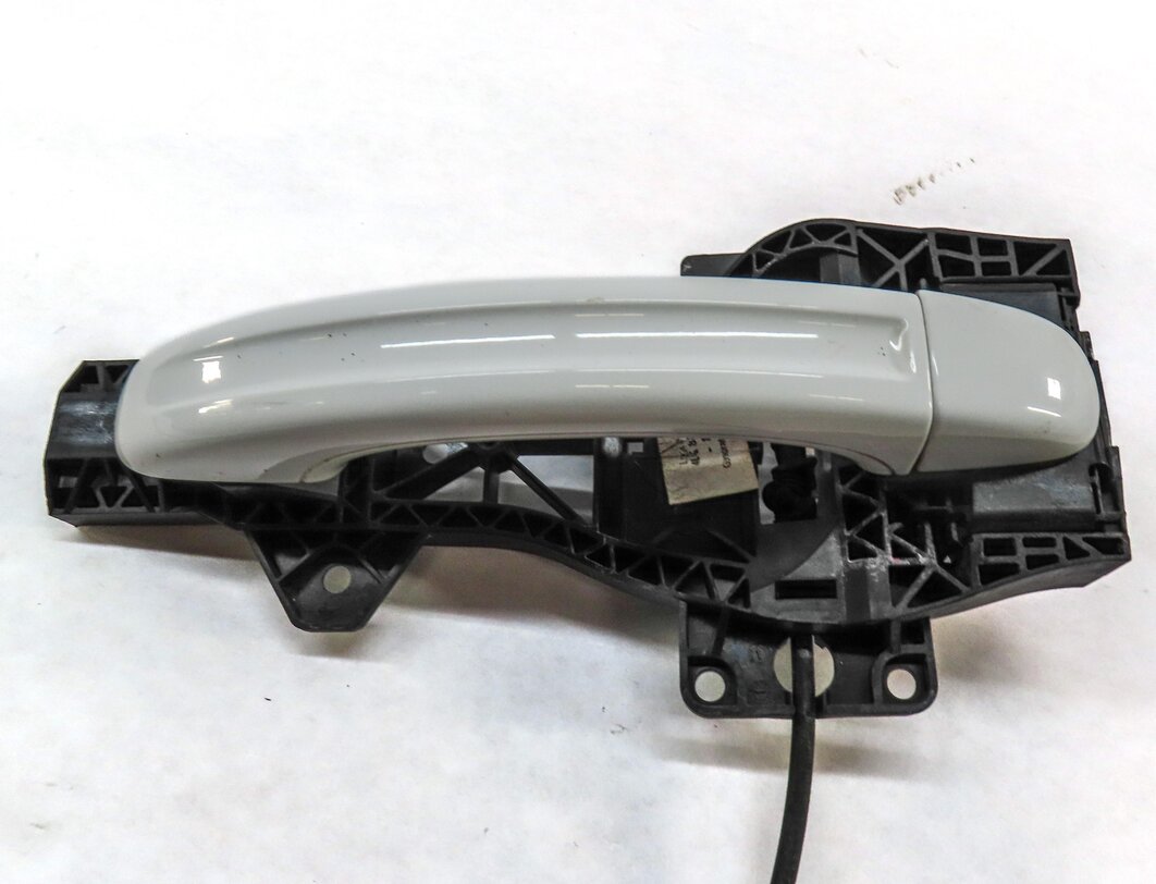Thumbnail 3: 2007-2015 AUDI Q7 (4L) LEFT REAR KEYLESS EXTERIOR DOOR HANDLE (IBIS WHITE T9)
