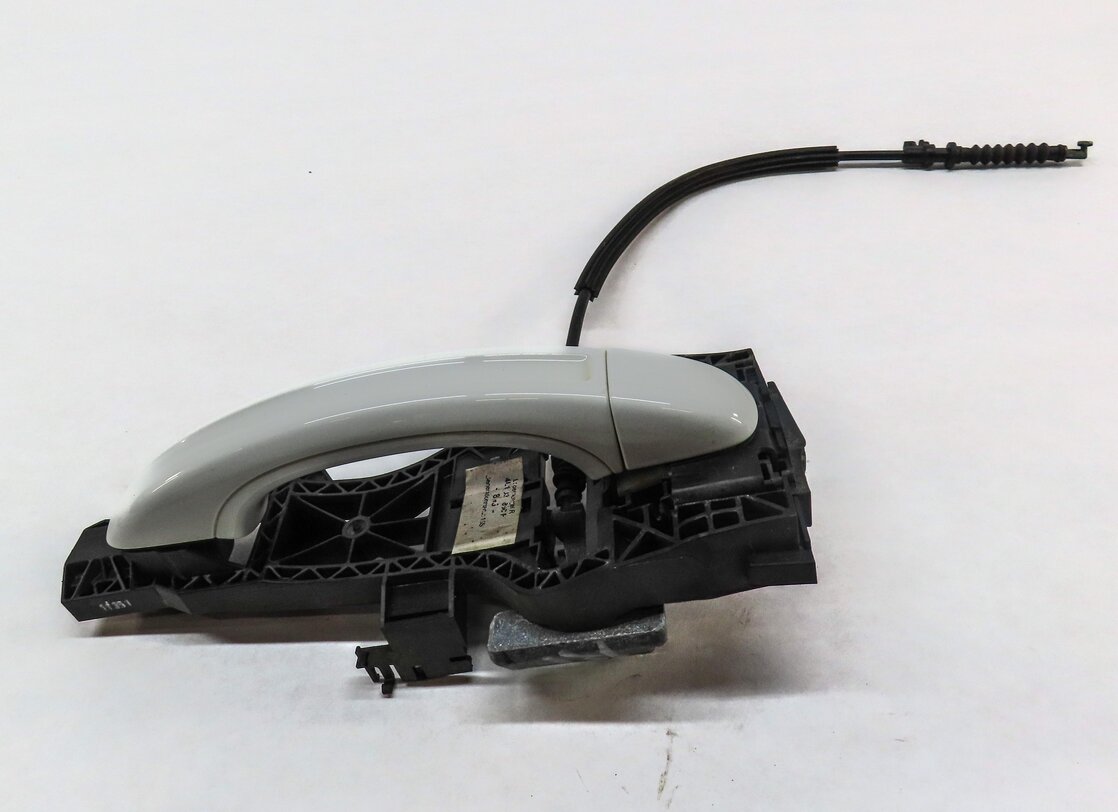 Thumbnail 2: 07-15 AUDI Q7 (4L) RIGHT FRONT PASSENGER KEYLESS EXTERIOR DOOR HANDLE (WHITE)