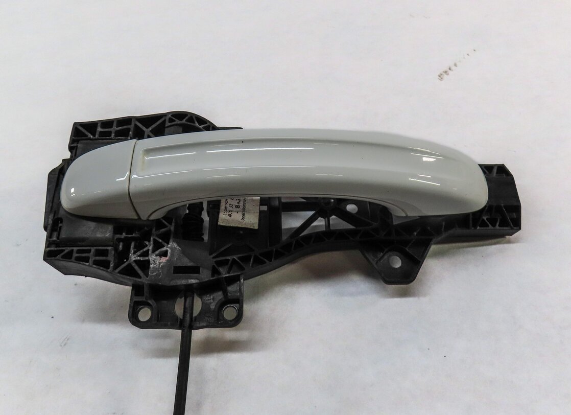 Thumbnail 3: 07-15 AUDI Q7 (4L) RIGHT FRONT PASSENGER KEYLESS EXTERIOR DOOR HANDLE (WHITE)