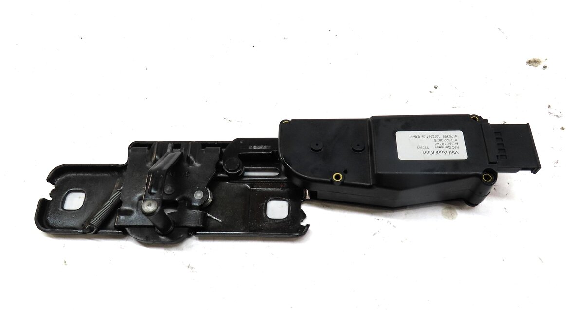 Thumbnail 3: 2012 AUDI Q7 4L REAR HATCH TAILGATE TRUNK LATCH STRIKER PLATE w/ ACTUATOR MOTOR