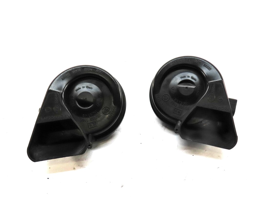 Thumbnail 2: 2007-2015 AUDI Q7 R8 (4L 4S) HIGH & LOW TONE HORN SET-2