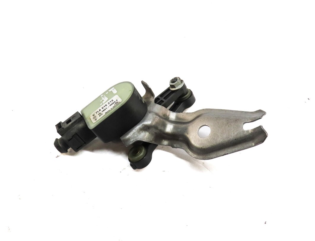 Thumbnail 3: 2012 AUDI Q7 (4L) FRONT LEFT DRIVER SUSPENSION HEIGHT LEVEL SENSOR 4L6616213
