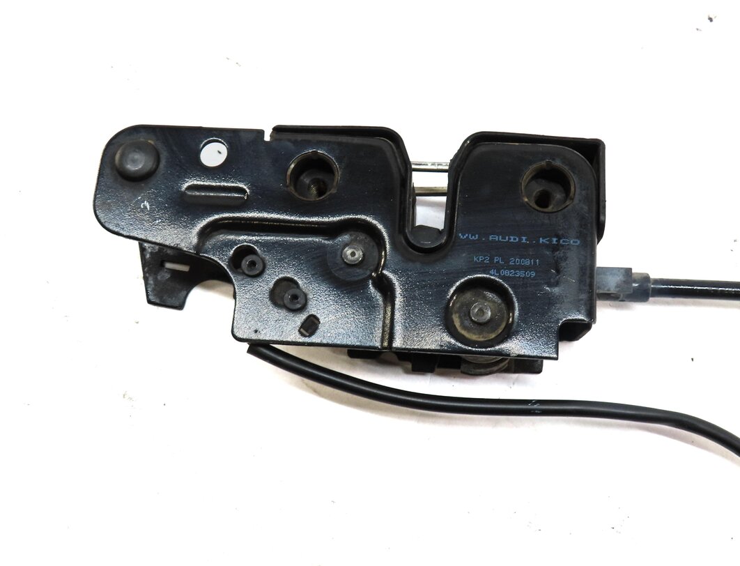 Thumbnail 5: 2012 AUDI Q7 (4L) FRONT LOWER HOOD LOCK LATCH ACTUATOR & CABLE 4L0823509