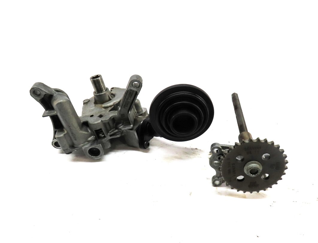 Thumbnail 2: 2012 AUDI Q7 (4L) 3.0L SUPER CJWE ENGINE OIL PUMP 06E115105