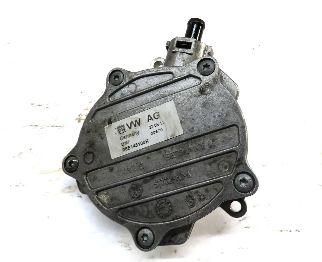 Thumbnail 4: 2012 AUDI Q7 (4L) 3.0L SUPER CJWE ENGINE BRAKE VACUUM PUMP 06E145100R