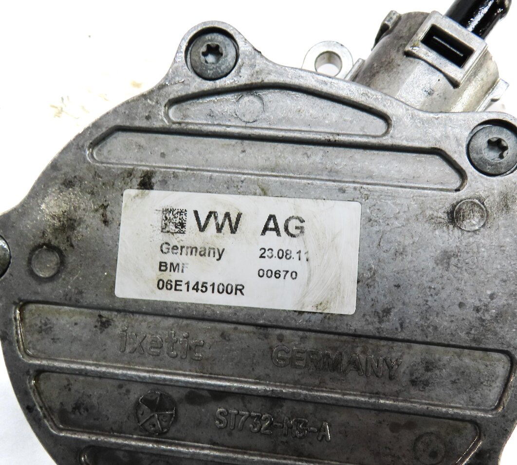 Thumbnail 5: 2012 AUDI Q7 (4L) 3.0L SUPER CJWE ENGINE BRAKE VACUUM PUMP 06E145100R