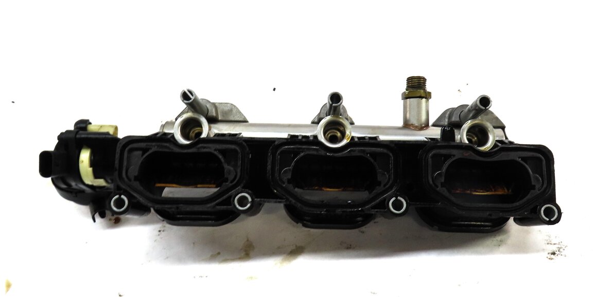 Thumbnail 4: 2012 AUDI Q7 4L 3.0L SUPER CJWE RIGHT LOWER INTAKE MANIFOLD HOUSING & FUEL RAIL
