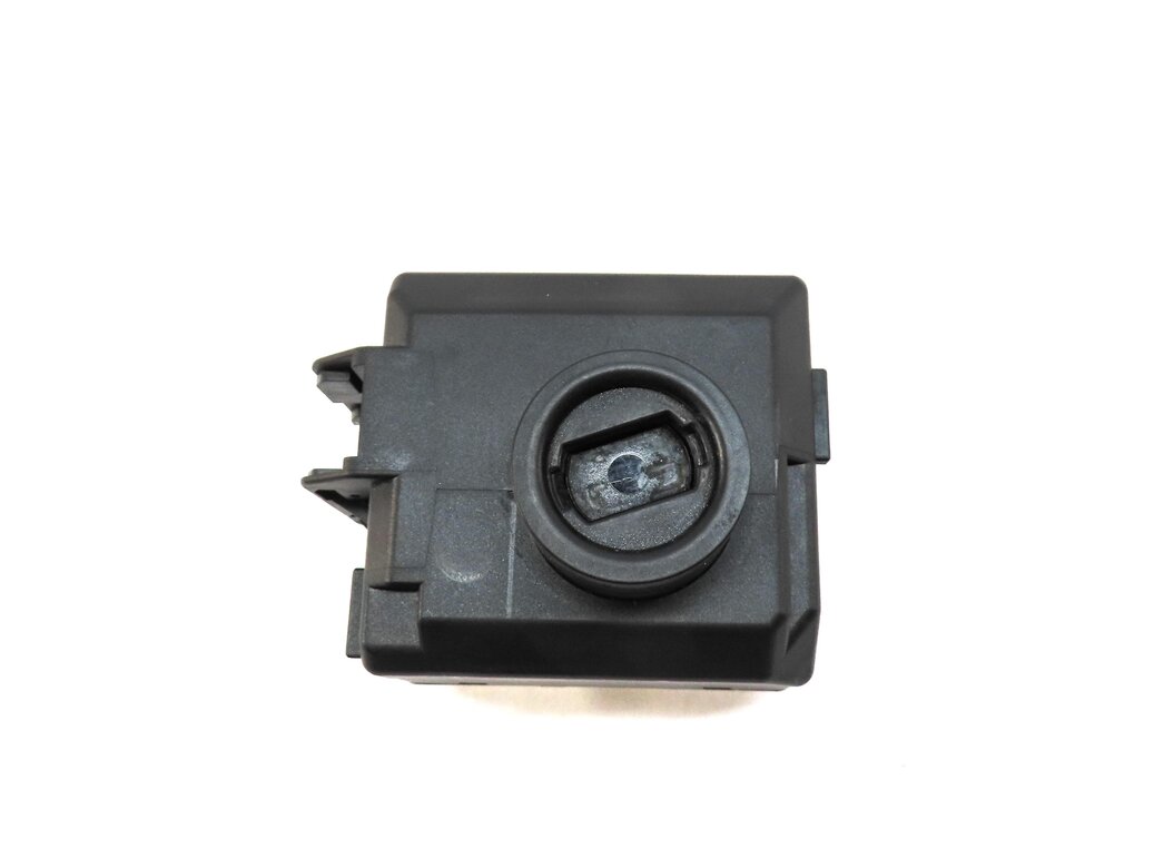Thumbnail 2: 2014-2015 MERCEDES BENZ CLA45 AMG CLA250 (C117) IGNITION SWITCH MODULE