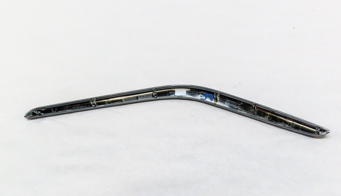 Thumbnail 16: 2015 MERCEDES CLA250 (C117 W117) FRONT & REAR DOOR PANEL TRIM STRIP SET (SILVER)