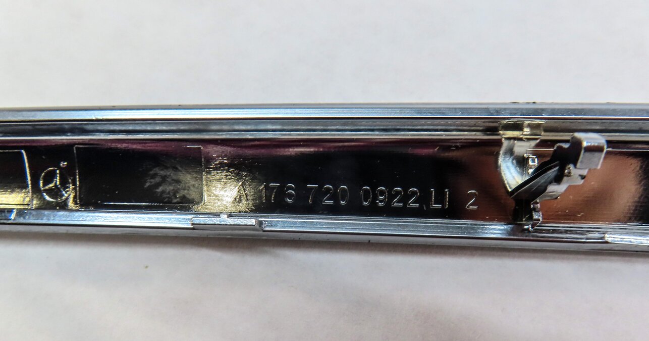 Thumbnail 17: 2015 MERCEDES CLA250 (C117 W117) FRONT & REAR DOOR PANEL TRIM STRIP SET (SILVER)