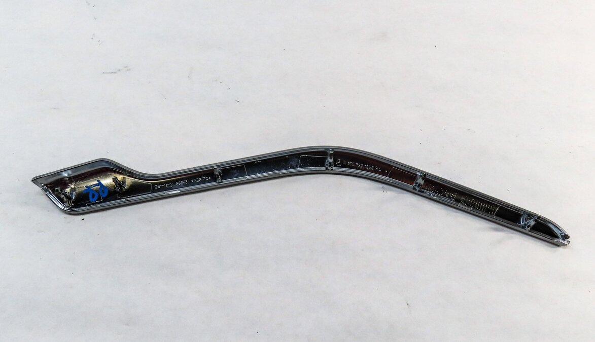 Thumbnail 8: 2015 MERCEDES CLA250 (C117 W117) FRONT & REAR DOOR PANEL TRIM STRIP SET (SILVER)